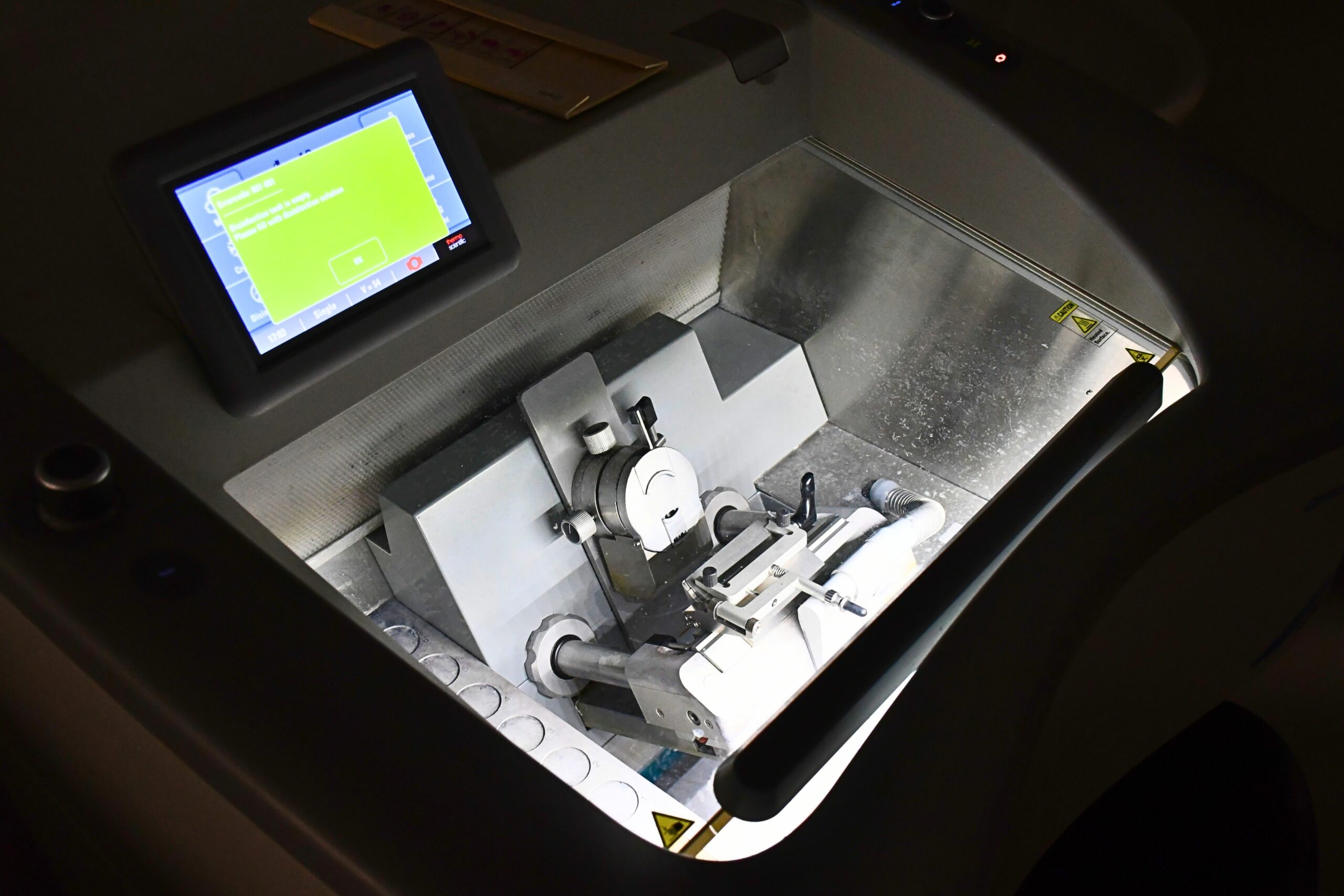 Cryostat dark shot