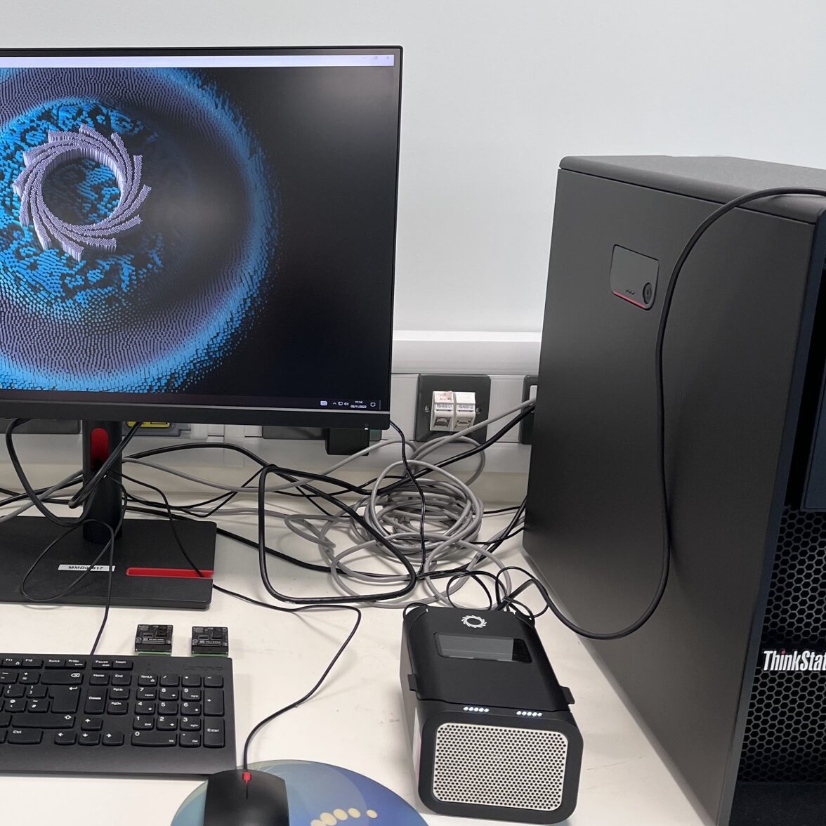 Desktop computer running Oxford Nanopore software